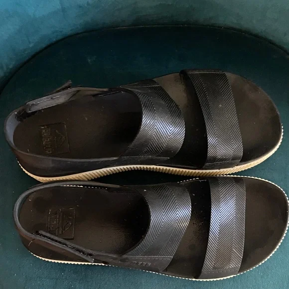 Reef Black and Cream Platform Sandals - Picture 2 of 5